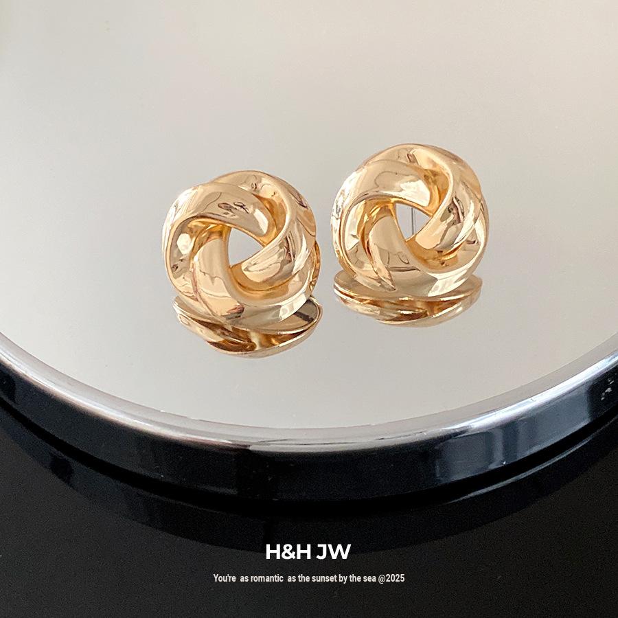 Steel needle metal rose winding stud earrings French retro elegant simple versatile earrings light luxury high-end earrings
