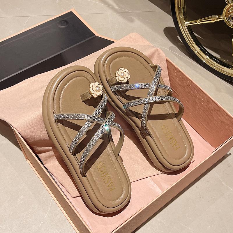 

Новые летние тапочки на платформе женские шлепанцы 39-40 хаки