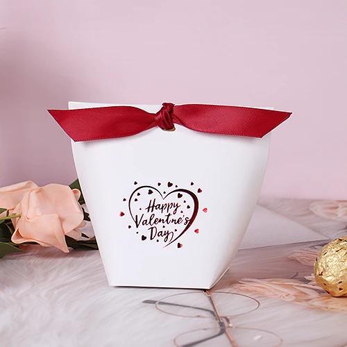 Valentine's Day Candy Box,chocolate Candy Packaging Bag, Decorated with Hot Stamping Hearts To Create a Festive Atmosphere
