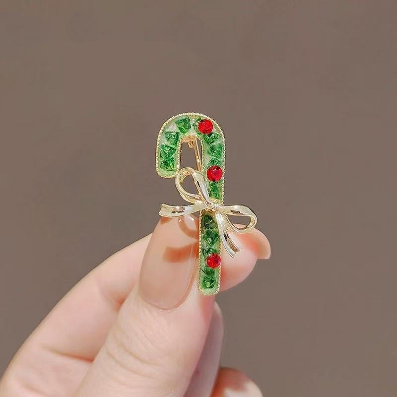 Cute and Simple Green Christmas Tree Brooch, Personalized Light Luxury, High-end, Niche Design, Christmas Atmosphere Brooch