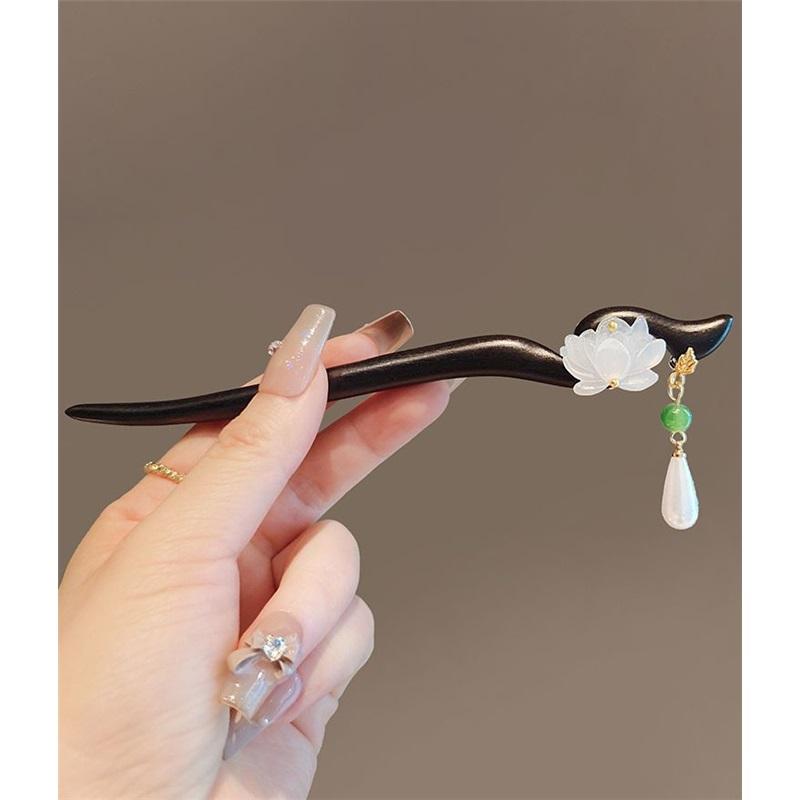 New Chinese Style Crystal Lotus Tassel Hairpin Elegant Ancient Step Shake Hair Stick Hanfu Updo Elegant Women Retro Hair Ornaments