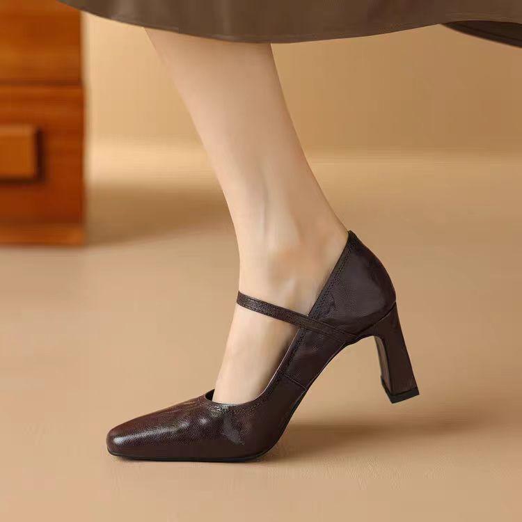 

Red thick heel versatile single shoes women s 2025 autumn new square head French temperament Mary Jane is not tired of high heels 40