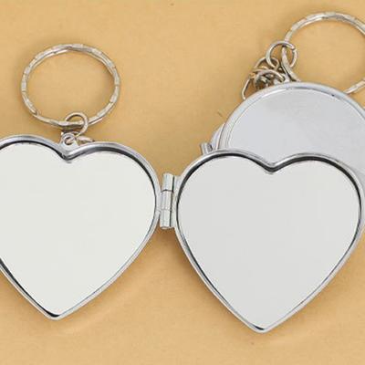 Stylish Silver Metal Heart Keychain for Keys or Bag Hanging - 6x6x2cm