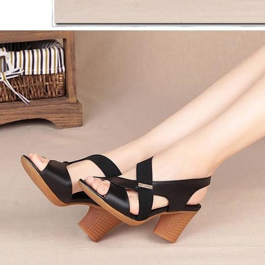 Summer Trending Women's Chunky Peep Toe Slides - Plus Size Slip-On Sandals with Arch Support, Casual Wide Width Beach Shoes for Outdoor Comfort