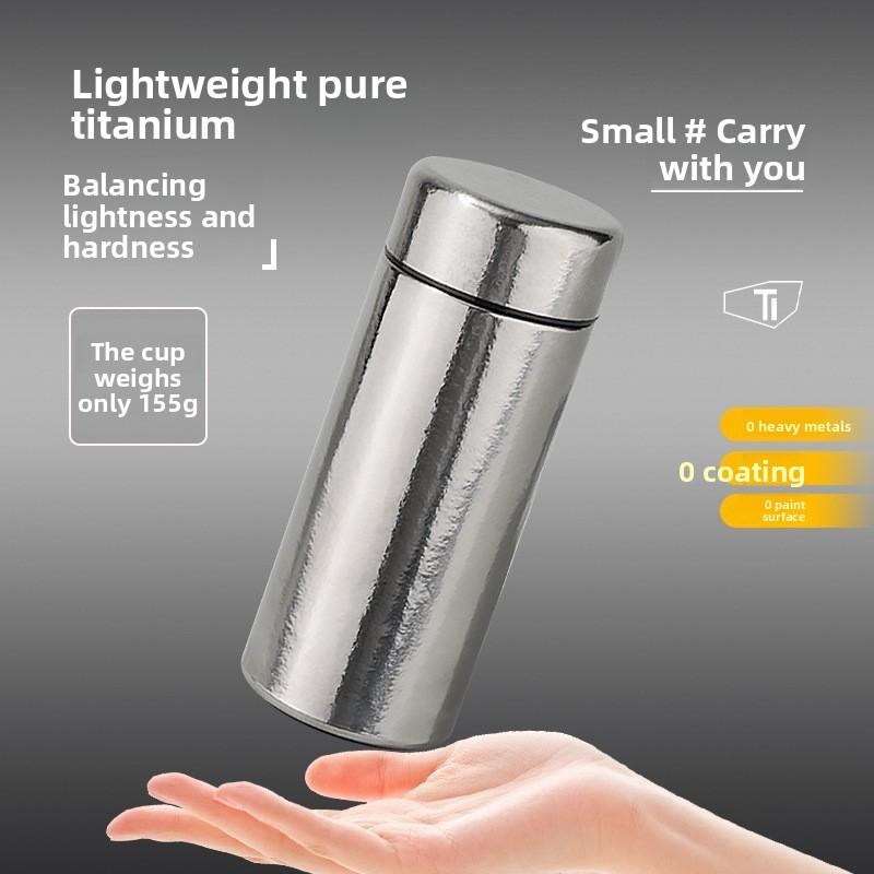 Mini-Reisebecher mit doppelwandiger Isolierung aus reinem Titan, tragbare Taschen-Wasserflasche, Haushalts-Wasserflasche, Wasserkrug