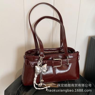 Korean Niche Underarm Bag Women's 2025 New Trendy Autumn and Winter Fashion Commuter Shoulder Bag Simple and Versatile Handbag