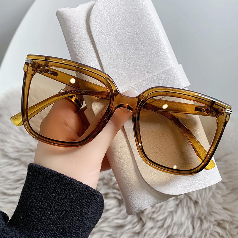 New Women Designer Square Sunglasses Vintage UV400 Protection Fashion Eyewear for Outdoor Holiday Beach Party
