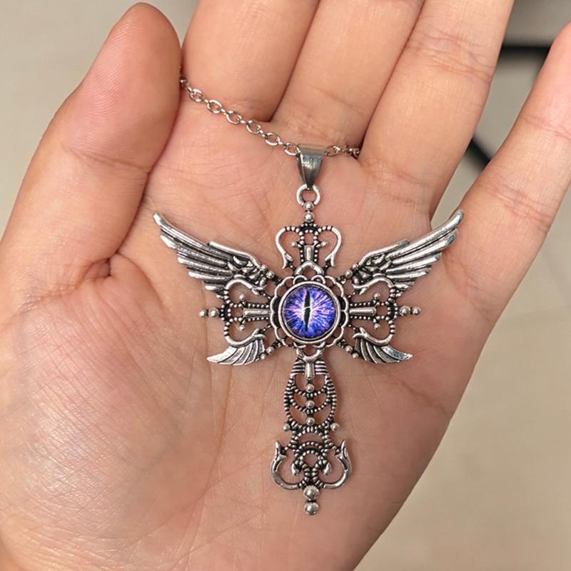 Adjustable Chain Crosses Necklace Elegant Crosses Necklace with Demon Wing Pendant Unique Neck Chain Accessory