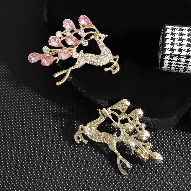 High-End Gold Deer Brooch - Unique Fashion Jewelry Accessory