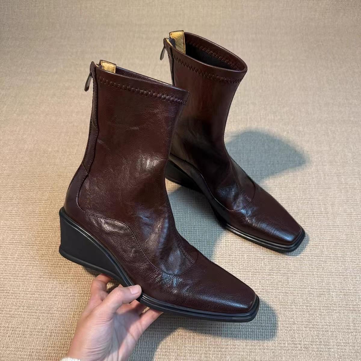 

Женские ботильоны с квадратным носком, кожаные туфли на танкетке, модные туфли на среднем каблуке, челси, зима 2025, трендовая готическая офисная обувь в стиле ретро, женские ботинки 40 коричневый