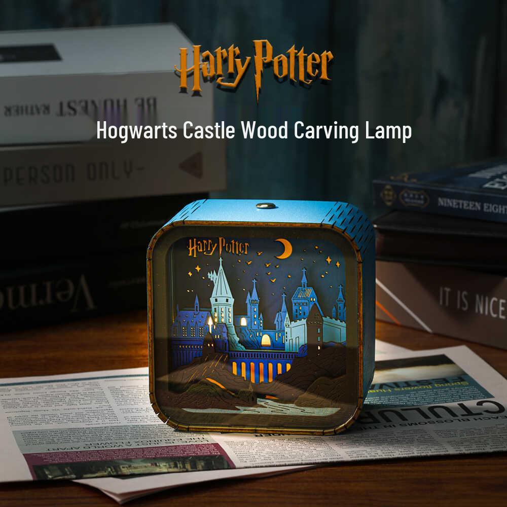 Luminária de Noite em Madeira Esculpida Harry Potter Hogwarts – Presente Criativo de Aniversário e Ornamento de Mesa para Crianças