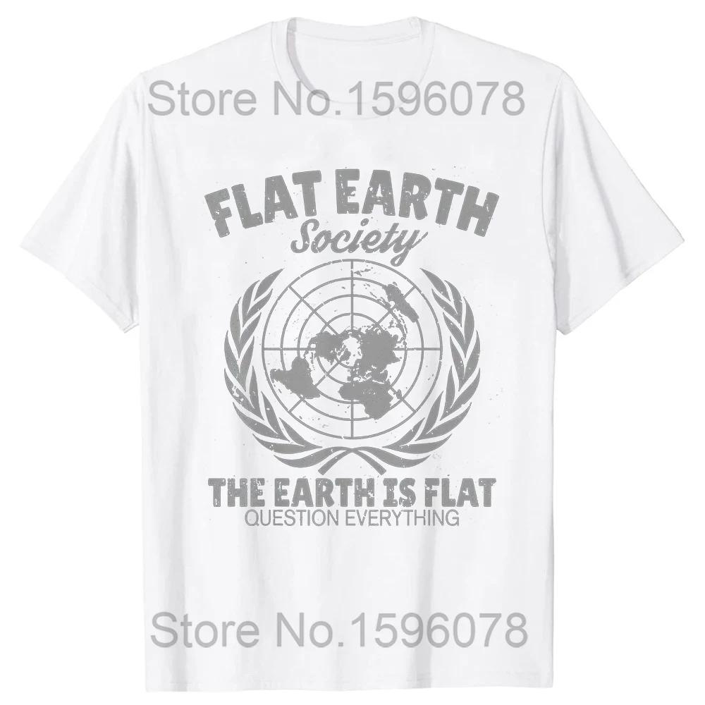 Funny Flat Earth Astronaut T Shirts Cotton Streetwear Short Sleeve Birthday Gifts Summer Style Fashion T-shirt Mens Clothing