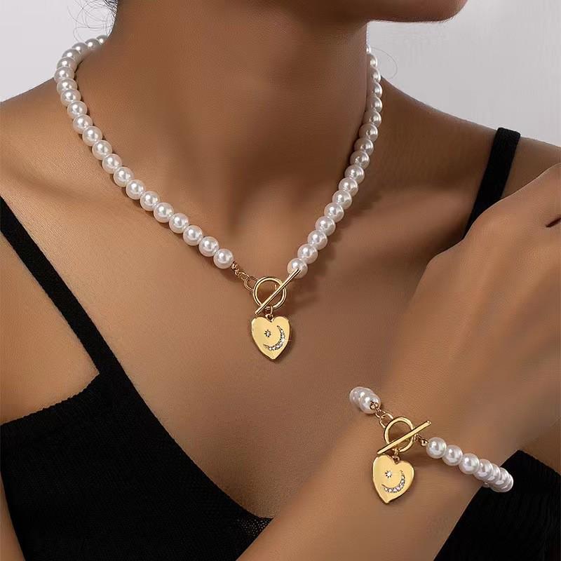 European & American Fashion Pearl Bracelet & Heart Necklace Set: High-End, Light Luxury Clavicle Chain for Women