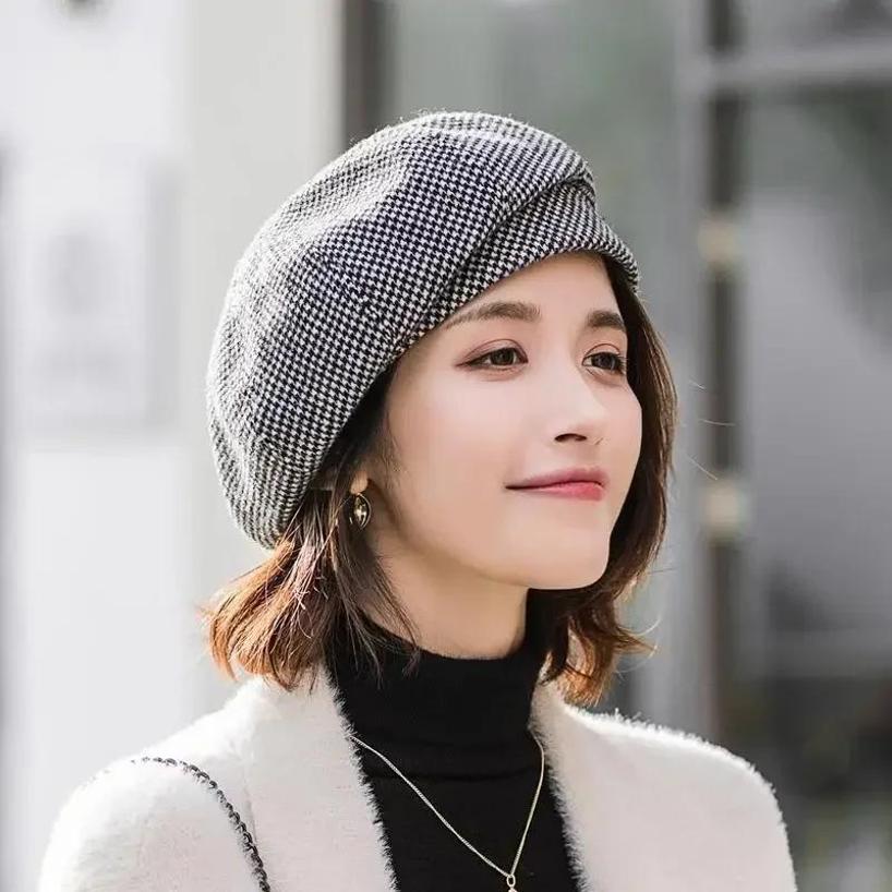 1 Pcs Internet Celebrity Versatile Thousand Bird Grid Beret Korean Edition Female Trendy British Bud Painter Hat Winter