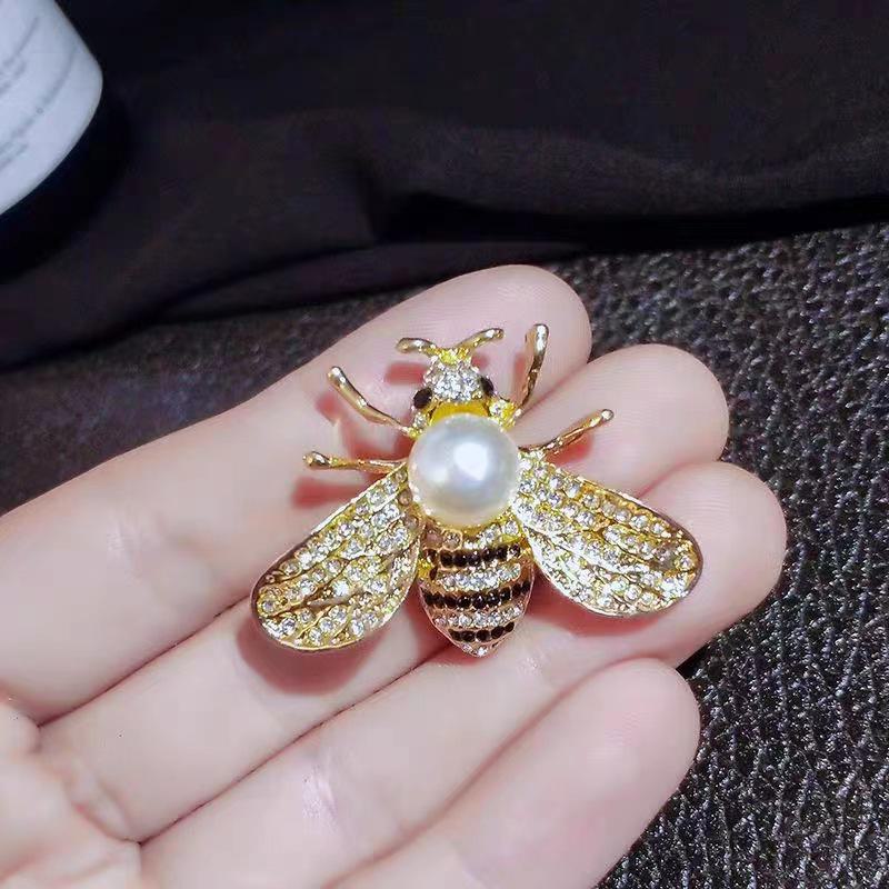 Broche abeille en perles: Bijoux et accessoires vestimentaires rétro pour femmes, motif insectes