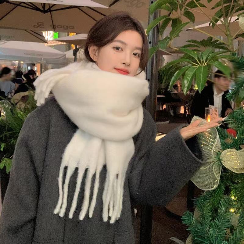 Exquisite Scarf for Female Students in Winter New Style All Match Plaid Shawl Thickened Warm Long Plush Scarf for Men Trendy