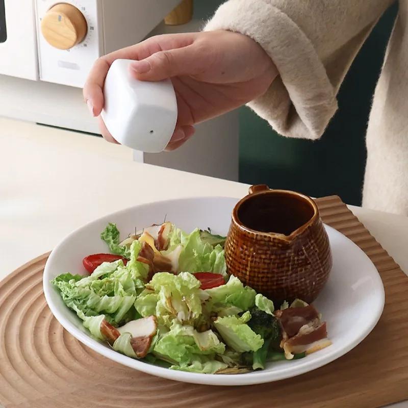 Japanese Simple Black White Ceramics Seasoning Bottle Set Porcelain Pepper Shaker Salt Spice Tank Home Kitchen Supplies