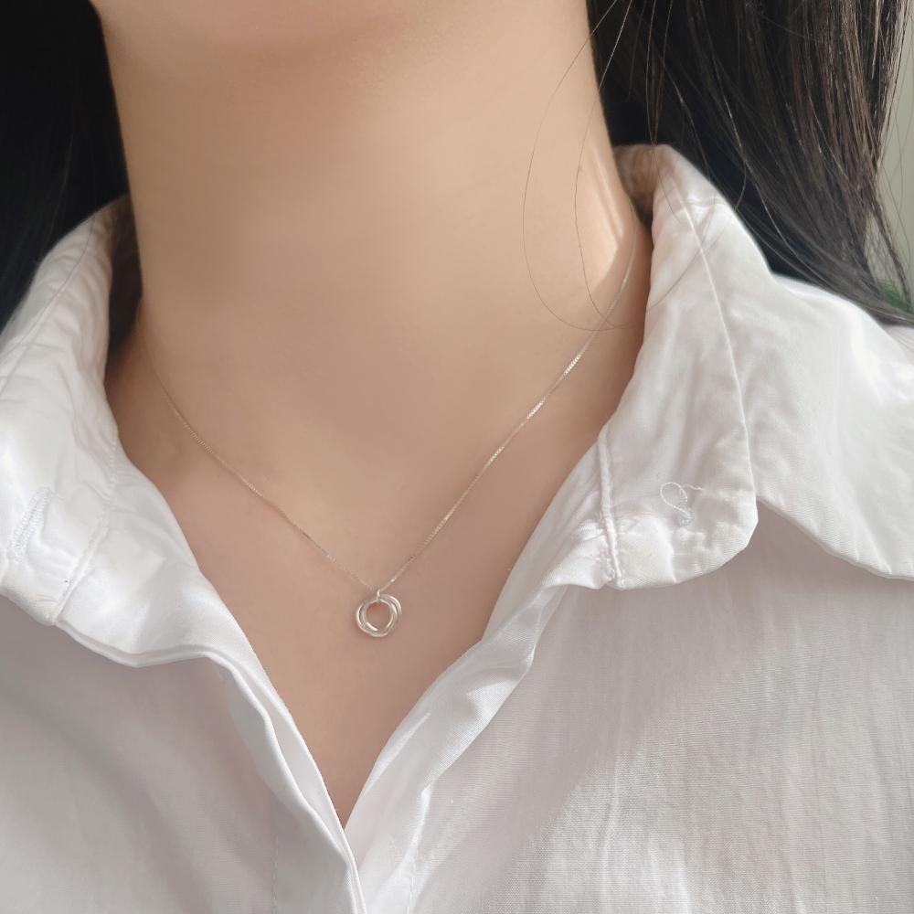 My Omelet [92.5 Silver] Triple Ring Silver Necklace