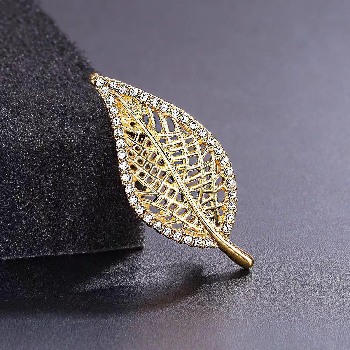 

Изысканная модная брошь в виде полого листа, универсальный простой корсажный нишевый дизайн, высококачественный элегантный кардиган, прищепка для одежды