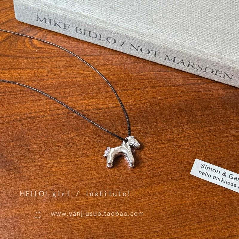 

Cute childlike fun drop glaze three-dimensional pony necklace women s 2026 new neck accessories autumn and winter unique sweater chain