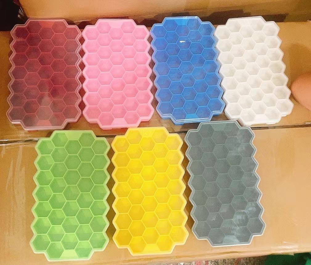 Silicone Honeycomb Ice Tray with Lid for DIY Ice Cubes - Creative Ice Mold Box for Children