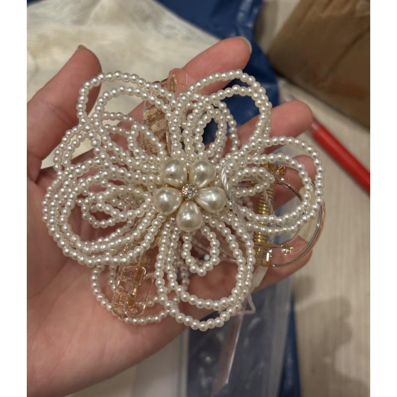 Handmade Korean-Style Pearl Flower Hair Claw Clip Women Elegant Minimalist Accessory 2026 White Pearl Hair Clip