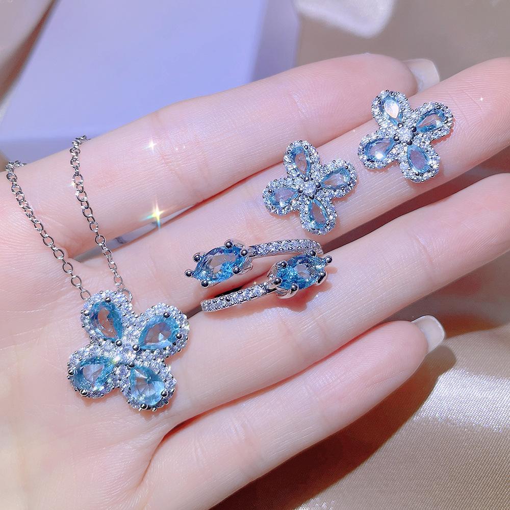 New Japanese And Korean Floral Plants Inlaid With Light Aquamarine Zirconia Clover Three Sets Of 925 Stamp Party Wedding Gift