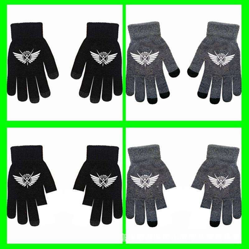 One Piece, Luffy, Chopper, Zolona Mero, Anime Online Game Peripheral Gloves, Gray Full-finger Autumn and Winter Warm and Cold Protection