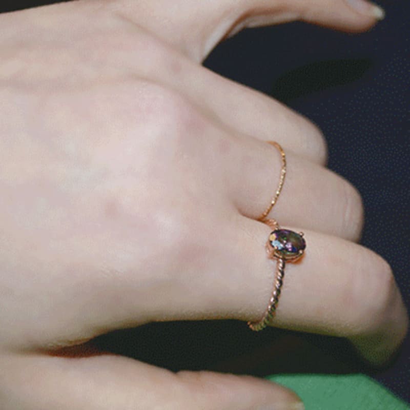 Martha auf dem Dachboden rorien.mystischer Topas