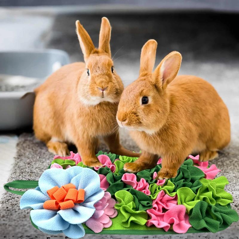 Small Animal Feeding Mat Suitable for Rabbits Dogs Hedgehogs Guinea Pigs Mice Interactive Cute Flowers and Fun Feeding