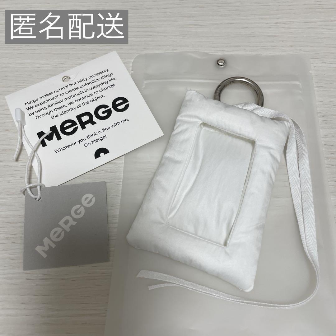 

[USED] MERGE Moment Keyring Trading Card Case