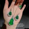 Brasilianischer Grüner Chalcedon Kürbis Ohrringe und Halskette Set – Neuer Chinesischer Stil Kraftschmuck