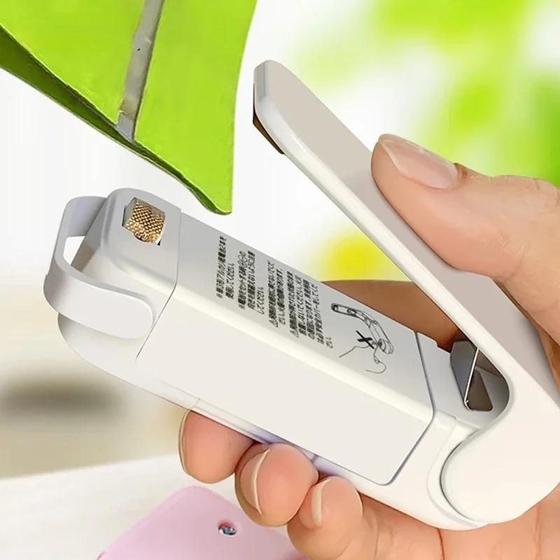 A Portable Mini Bag Sealer,Battery-powered Handheld Vacuum Heat Sealer,Plastic Bag Resealer for Food and Snack Storage