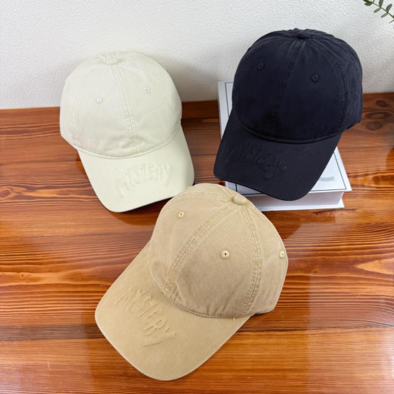 Cotton Baseball Cap With Emblem Design For Spring Sun Protection Fashionable