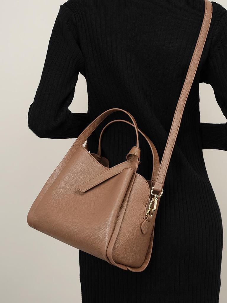 2024 New Women's Genuine Leather Crossbody & Bucket Handbag: Elegant Cowhide Vegetable Basket Style.