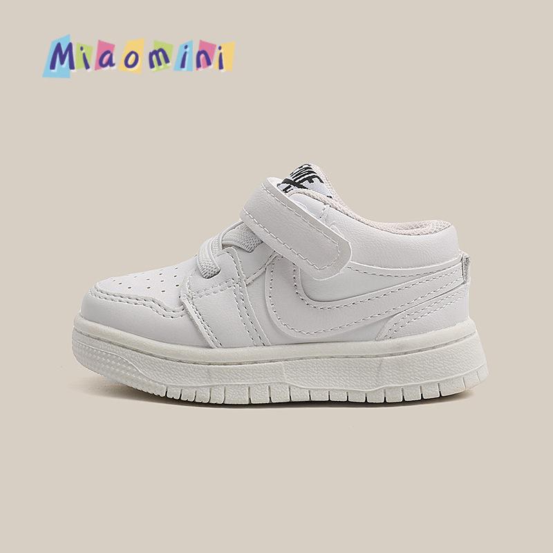 2025 Spring/Autumn Kids' Skate Shoes: White Korean-Style Sports Sneakers for Boys and Girls