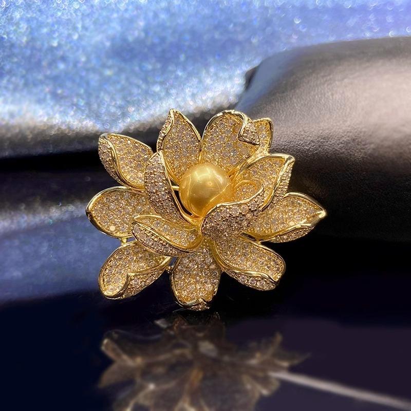 Exquisite Elegant Flower Brooch Pin for Women Ladies Fashion Clothes Suit Accessories Jewelry Gifts