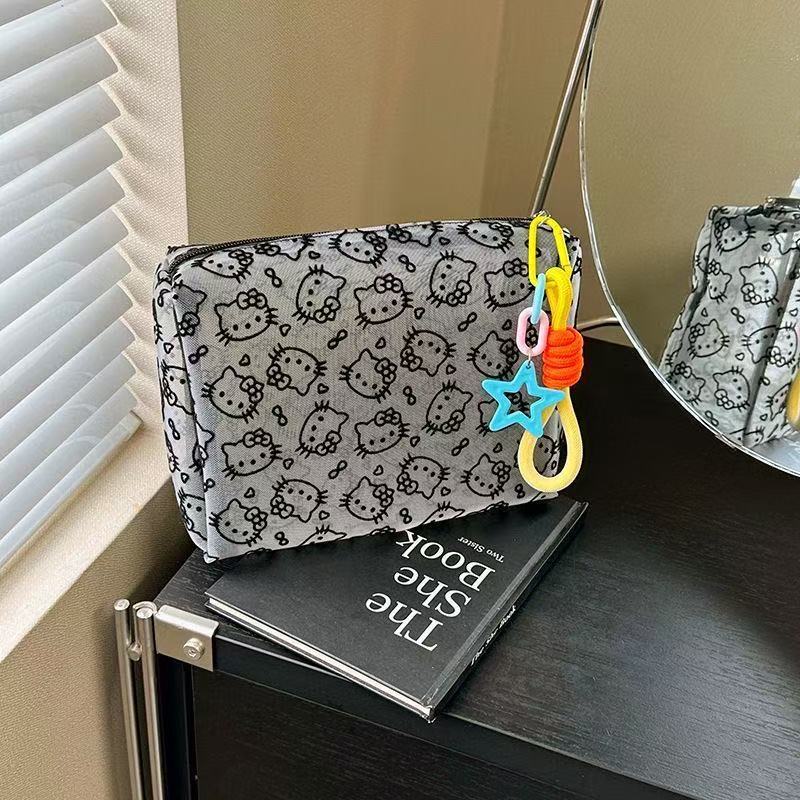 Small bag Portable cosmetic bag Going out to store toiletries bag Transparent mesh mobile phone change bag