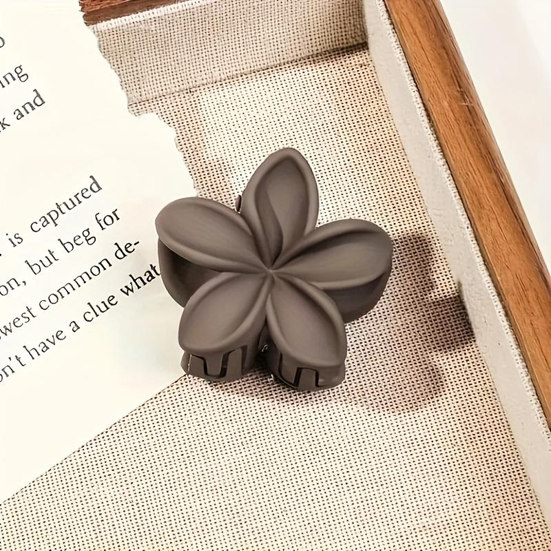 Milk Tea Color Sweet Egg Flower Hair Claw Combination Set, Small Frosted Holiday Style High-End Hair Accessories, Daily Wear, Comfortable And Light