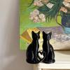 Cute Small Cats Sculpture With Heart Design Black Kitten Couple Figurine For Bedsides Table And Wedding Parties Present