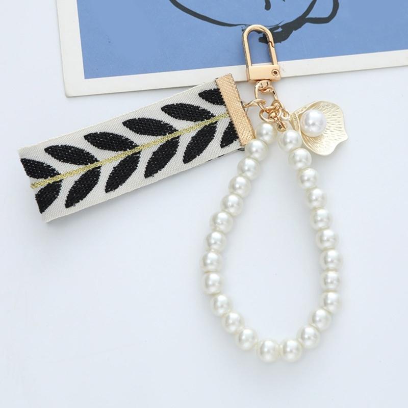 Delicate Beaded Keychain Pearls Alloy Keyring Women Accessory Suitable for Handbags and Daily Use Items