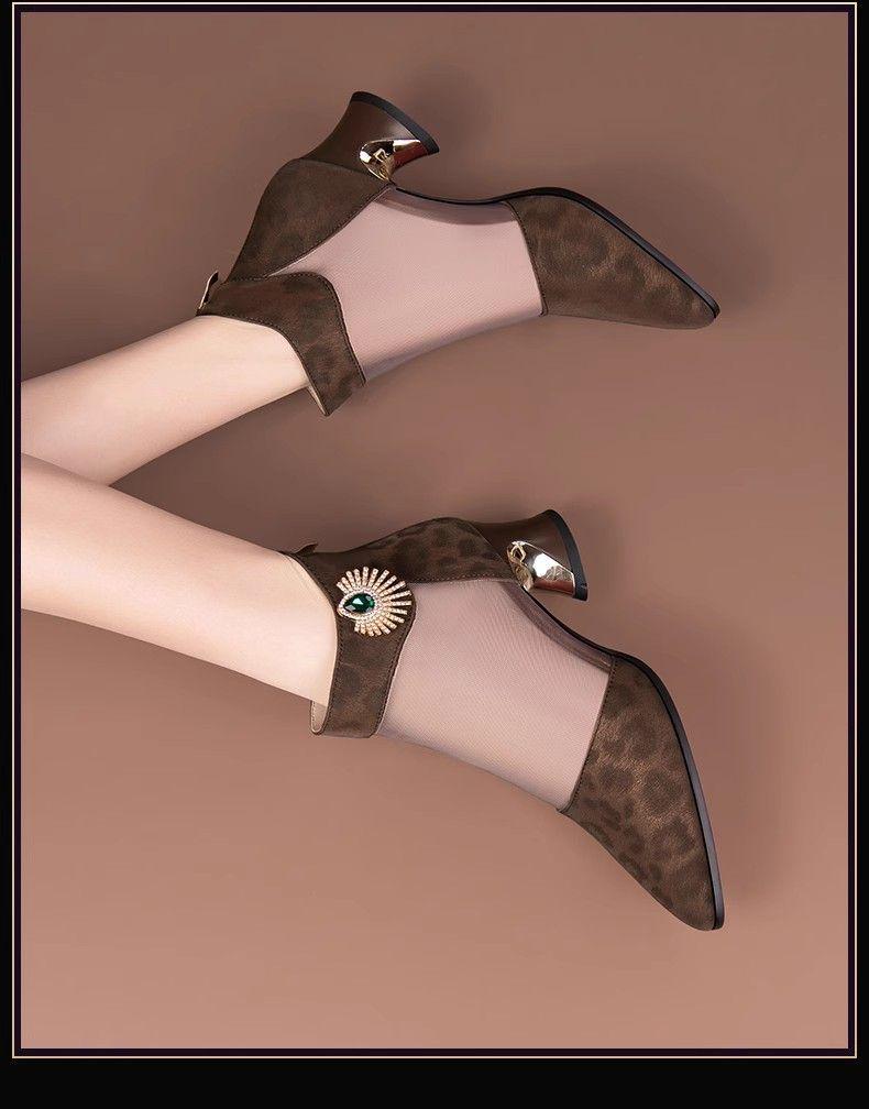 2025 Elegantní síťované boty a sandály s kamínky se špičatou špičkou a středním podpatkem pro ženy v nadměrných velikostech