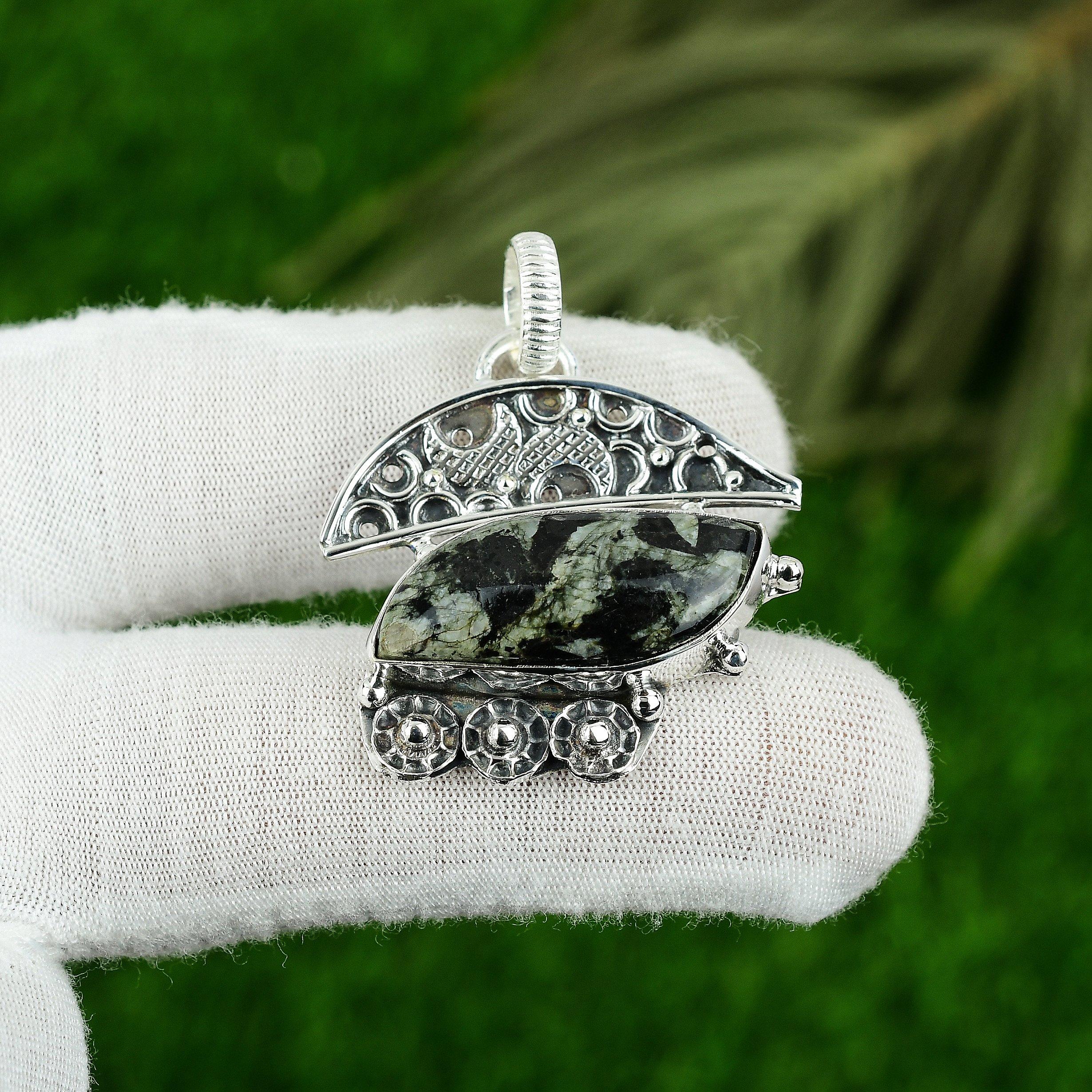 Natural Star Galaxy Gemstone Pendant 925 Sterling Silver Jewelry For Women