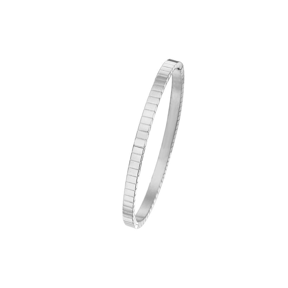 18K Gold-Plated Retro Rhombus Titanium Steel Bracelet - Fade-Resistant for Women