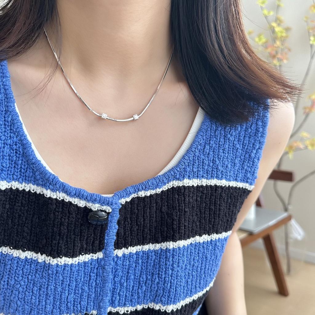 Vintage Square Smiley Face Pendant Necklace Women'S Light Luxury Smiling Style Accessories Collarbone Chain