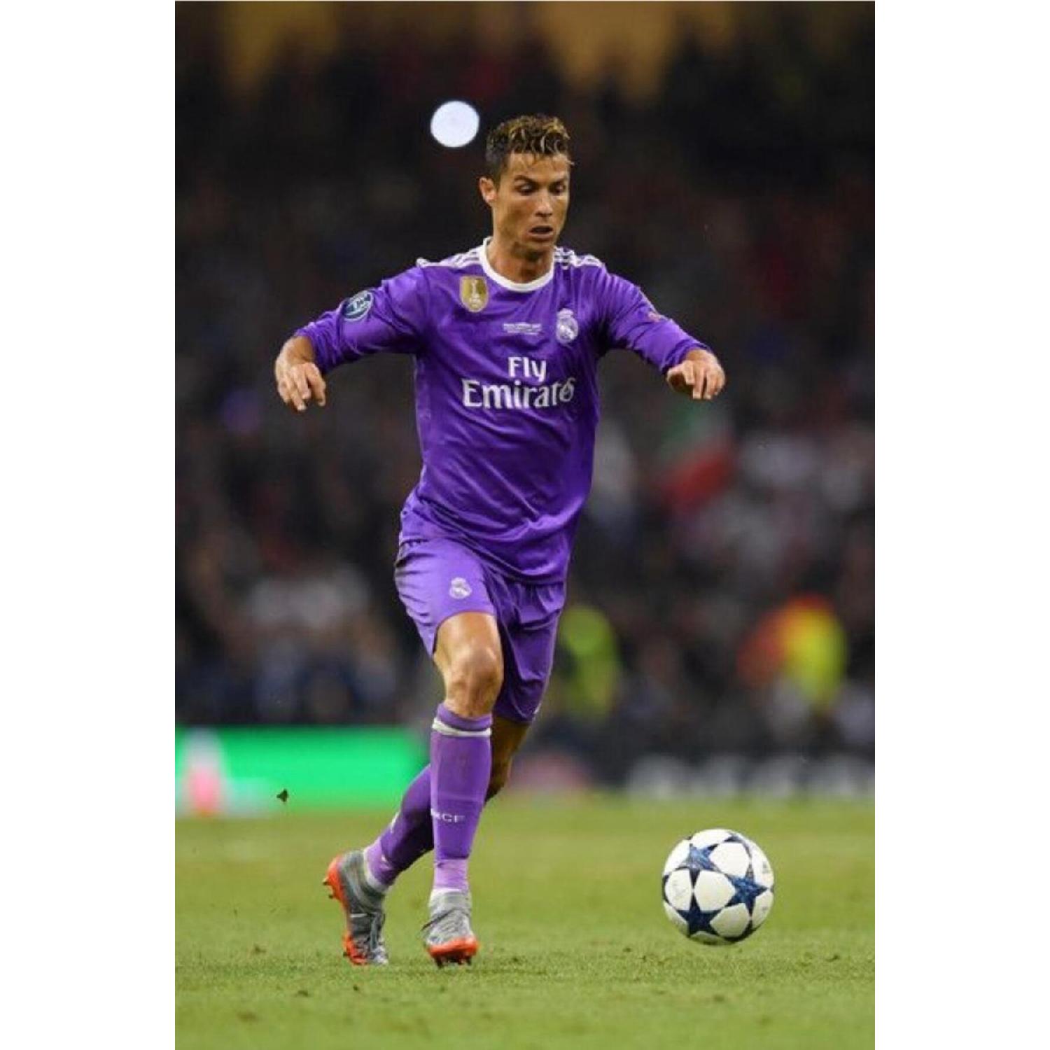 

Фиолетовый футбольный трикотаж с длинным рукавом Ronaldo Realmadrid Final Cardiff Legend