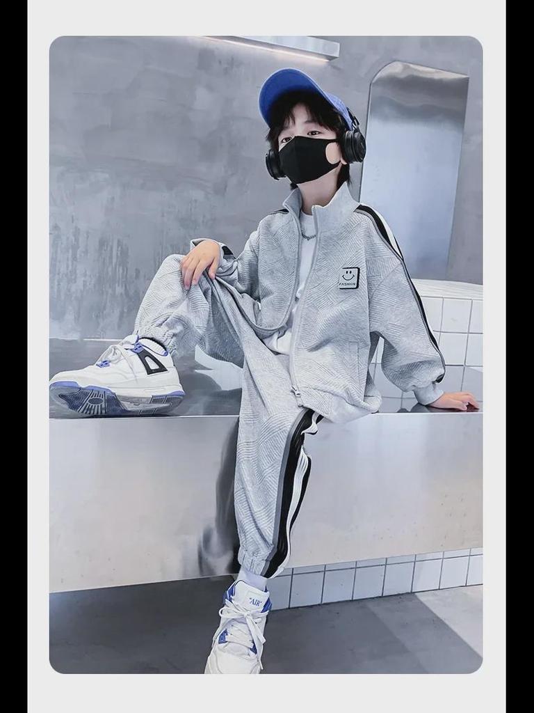 Autumn 2024 Boys' Korean-Style Two-Piece Suit: Trendy Loose Fit for Kids