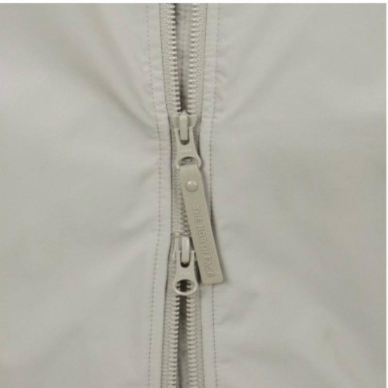 The North Face Men S Bomber iSola Heat grayiSh Beige