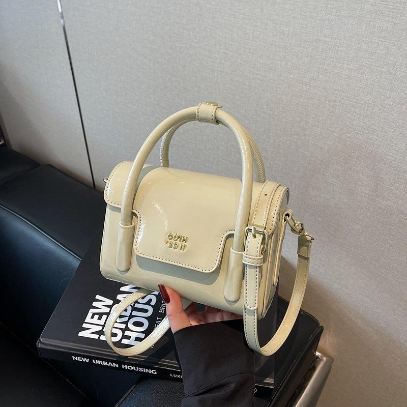 Hand carry high-end fashion small square bag women's messenger bag new niche portable shoulder women's bag