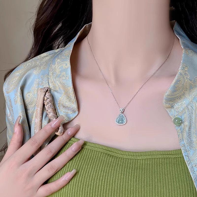 Chinese Style Natural Fresh Green Chalcedony Pendant Necklace Elegant Jewelry for Women Date Wear Valentine's Gift